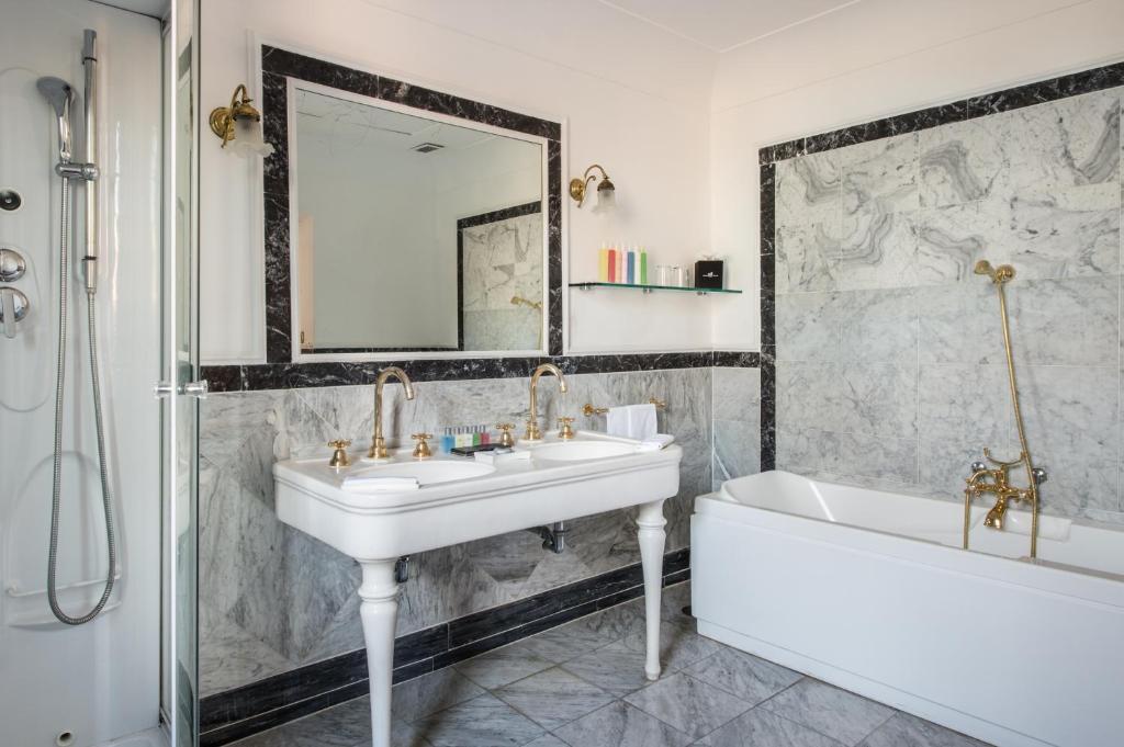 Grand Hotel Plaza - Resim 14