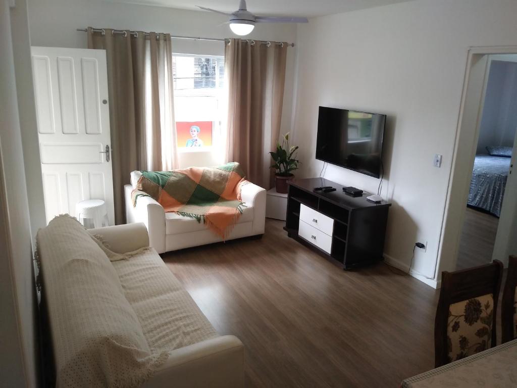 Apartamento com 02 Dormitórios bem mobiliado