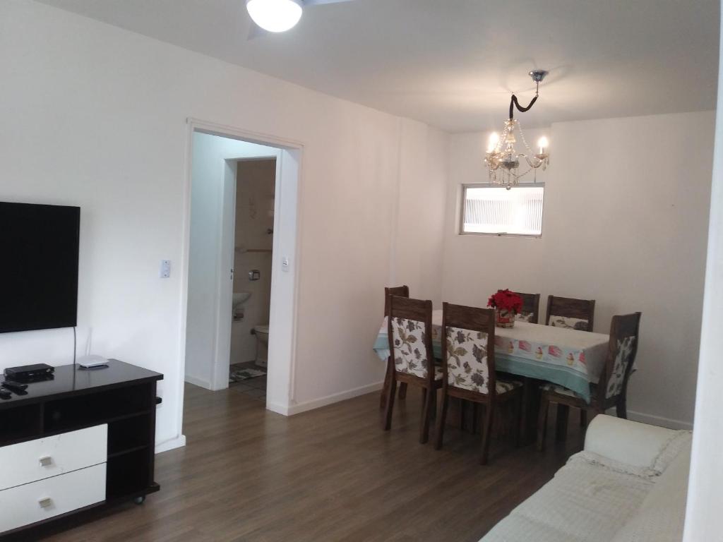  Apartamento com 02 Dormitórios bem mobiliado