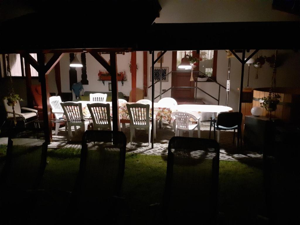Posezení v ubytování Raza Soarelui