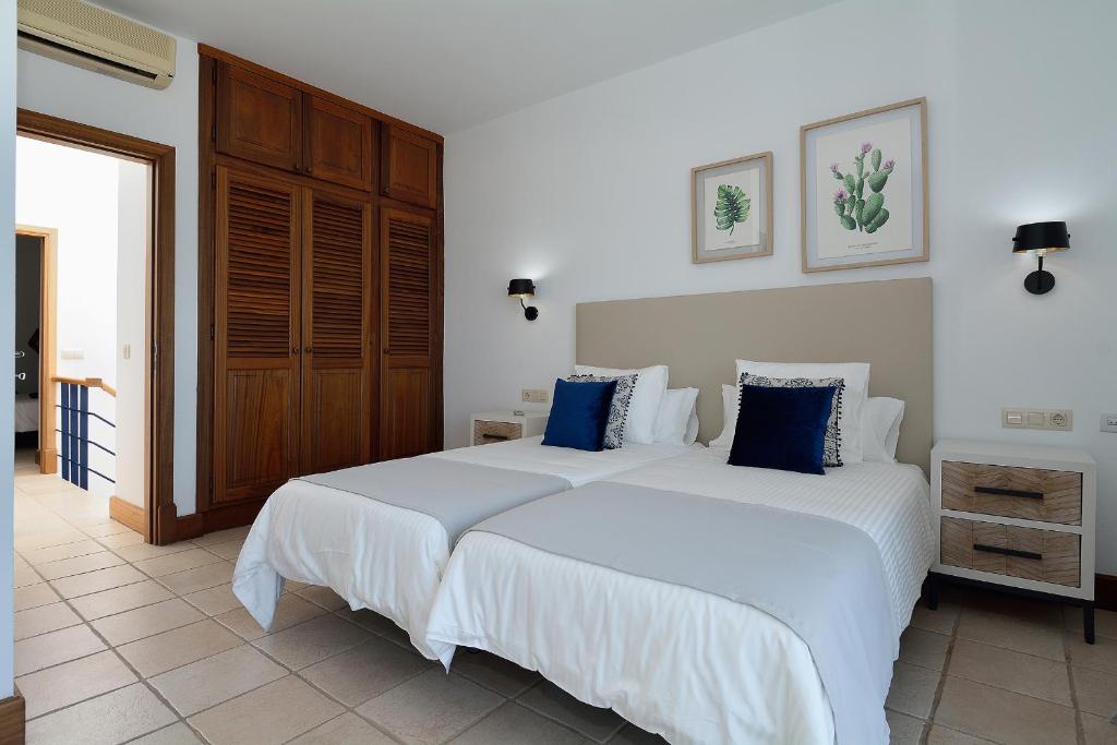 Villa Kentia with private Pool, Puerto Calero – Prezzi ...