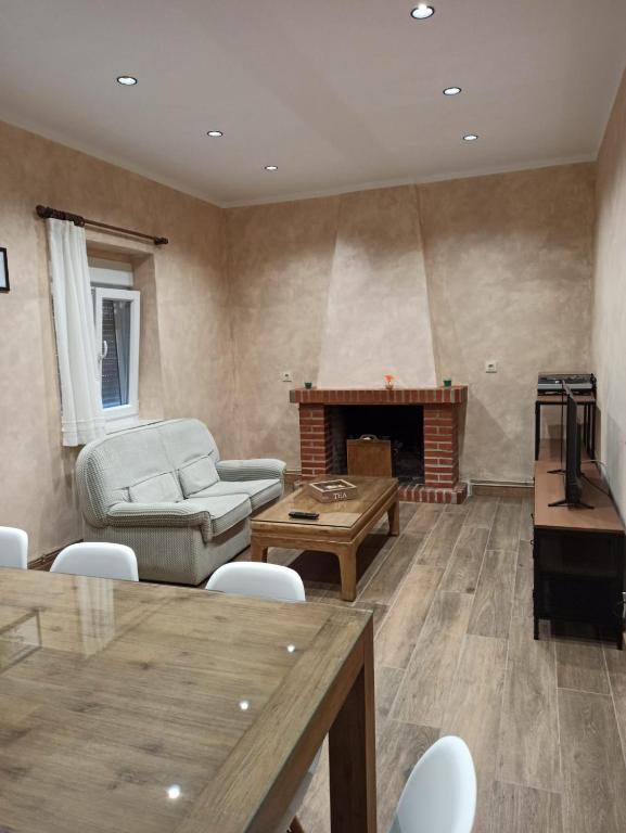 Posezení v ubytování HOSTEL LA CABAÑUELA