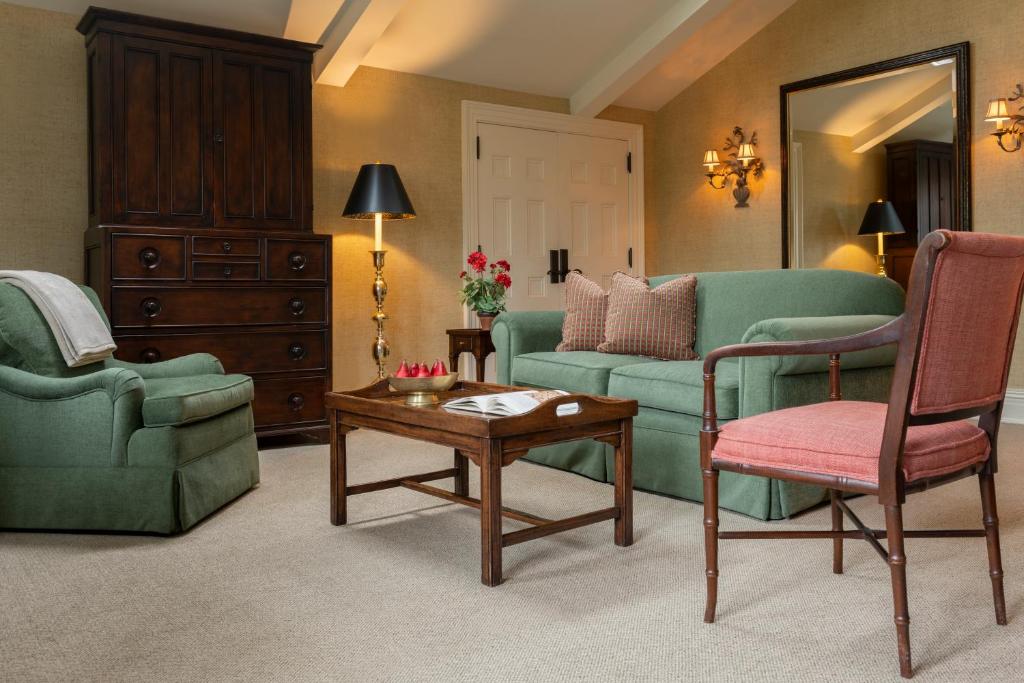Inns of Aurora Resort & Spa - Suite Royale
