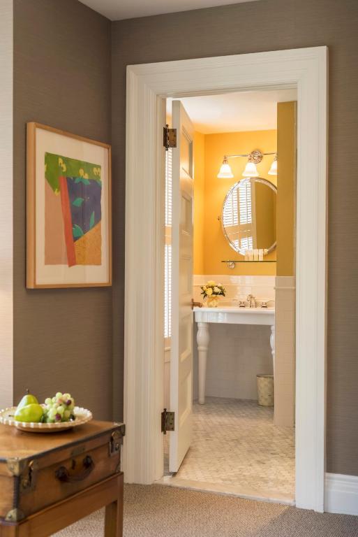 Inns of Aurora Resort & Spa - Room King - House Rowland