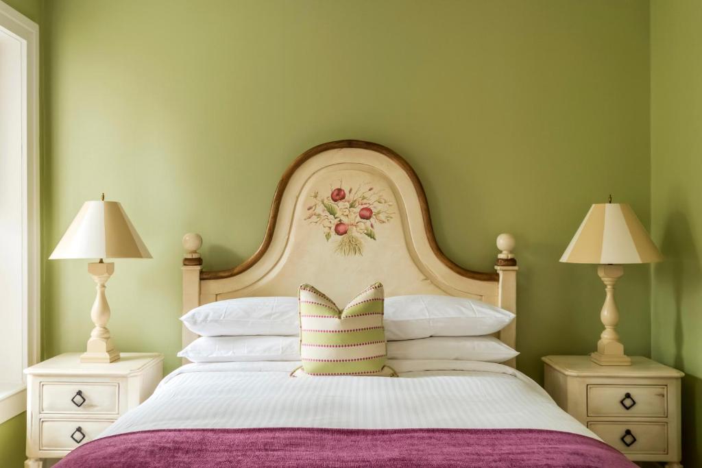 Inns of Aurora Resort & Spa - Salle Queen - E.B Morgan House