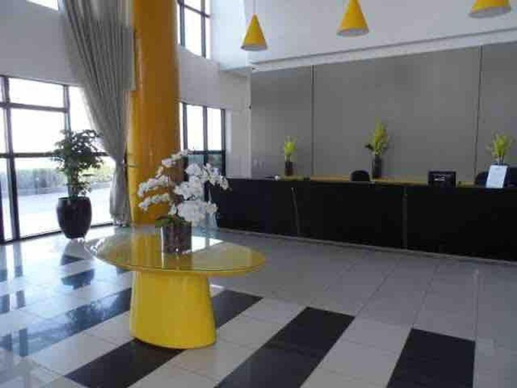  Bahia Suites Flat de luxo com vista mar em frente à praia com serviço de limpeza Salvador