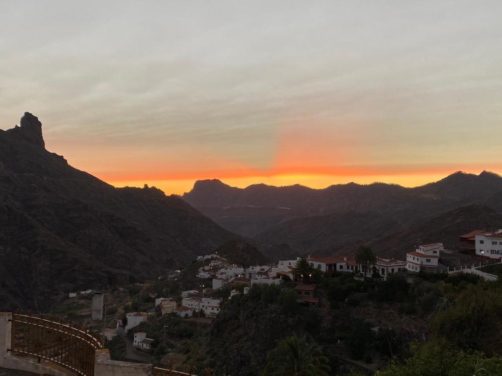 a view of the sunset from the mountains at RURAL HOUSES SERAFIN Casa Rural Serafin THE BEST VIEWS in Tejeda