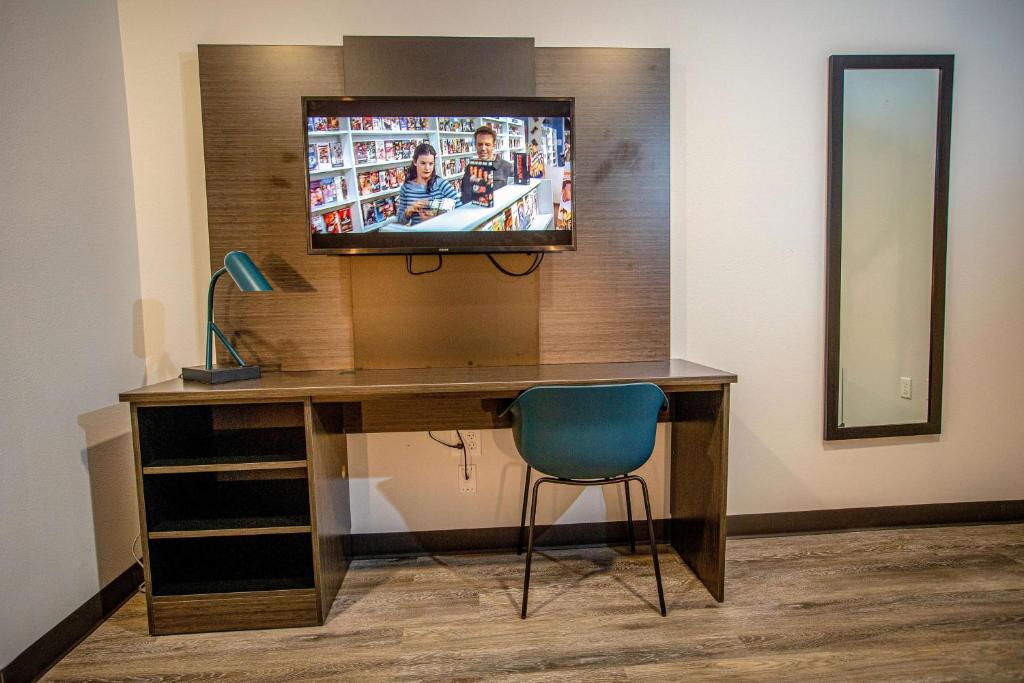 TV a/nebo společenská místnost v ubytování Motel 6 North Platte - East