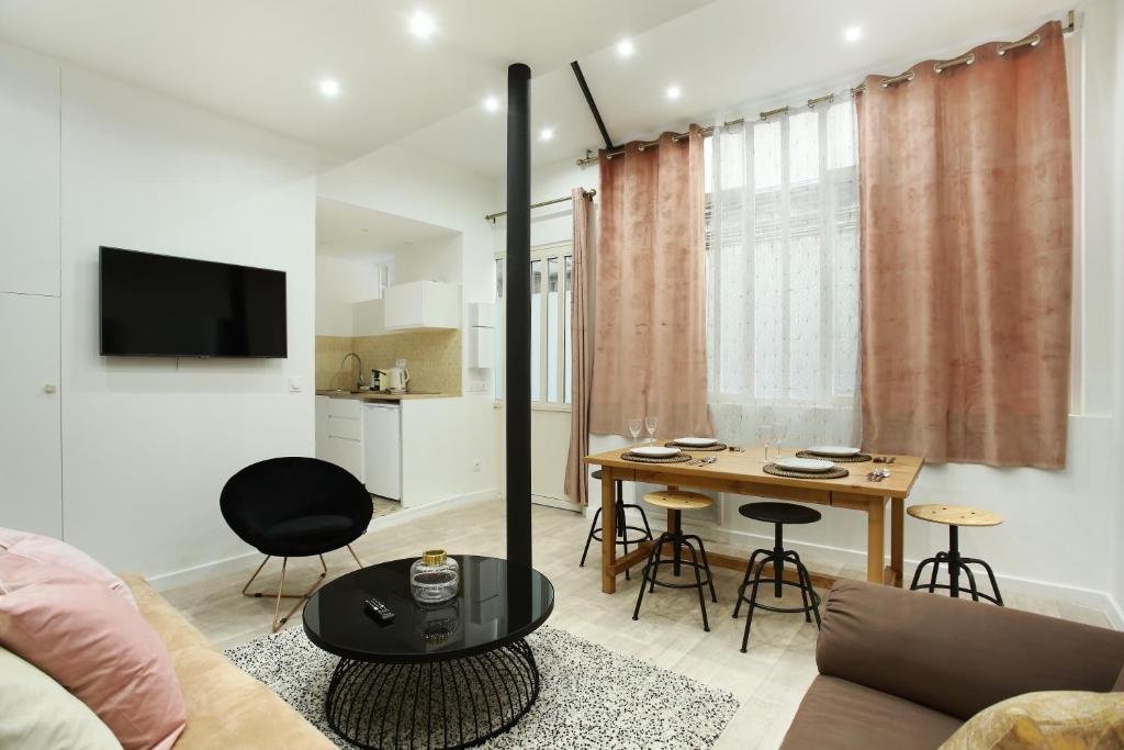 Televiisor ja/v&otilde;i meelelahutuskeskus majutusasutuses Rent a Room - Residence Charon