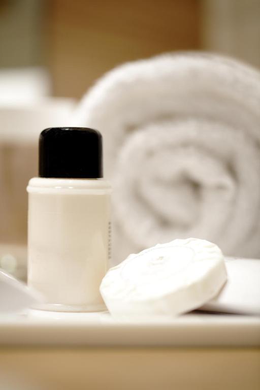 H4 Hotel Berlin Alexanderplatz - Resim 37