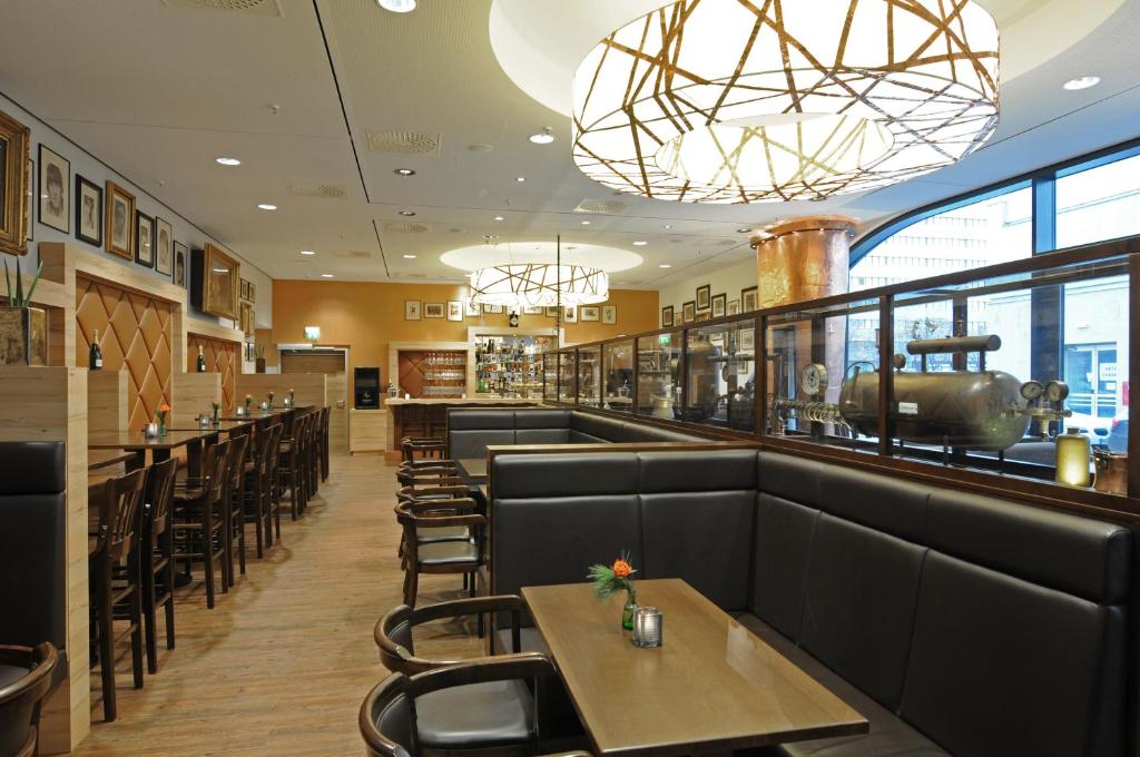 H4 Hotel Berlin Alexanderplatz - Resim 17
