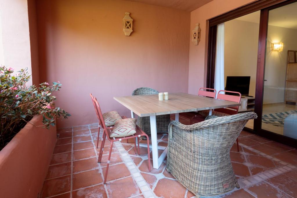 Posedenie v ubytovaní 3+1 bed apartment, 100m away from the beach