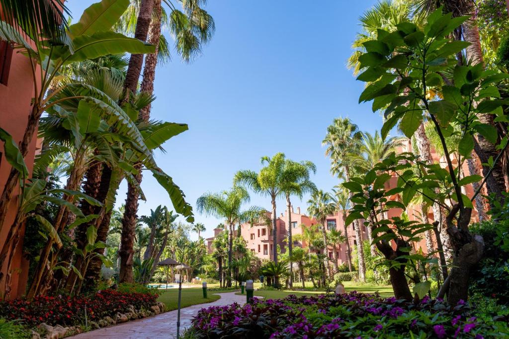 3+1 bed apartment, 100m away from the beach, Marbella ...