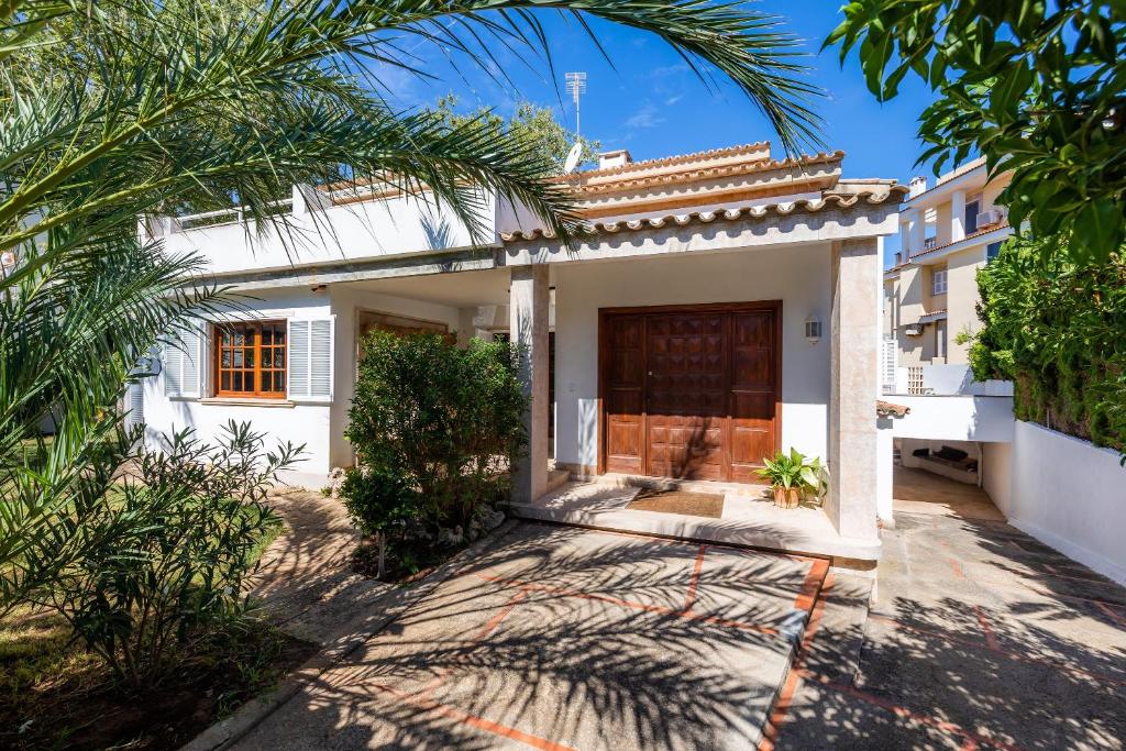 The building in which the holiday home is located