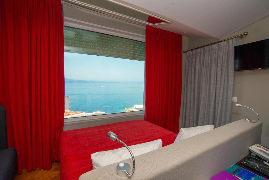 Bougainville Bay Hotel - Image 2