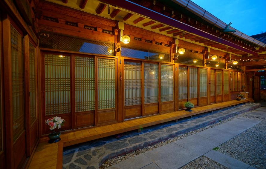 Foto sihtkohas Jeonju asuva majutusasutuse Jungdam galeriist