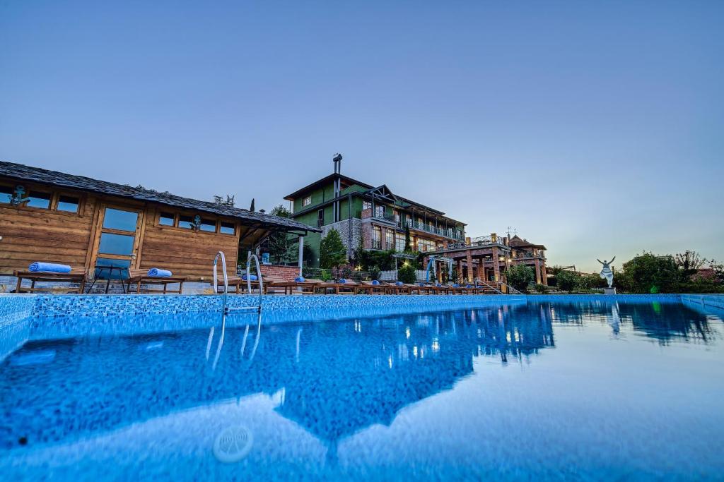 Bazén v ubytování Ampelo Resort nebo v jeho okolí