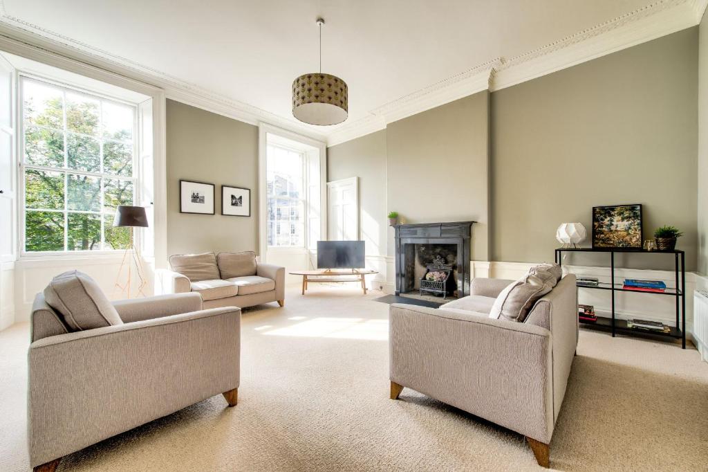 Seating area sa ALTIDO Bright and Spacious 4-bedroom Apart in Stockbridge