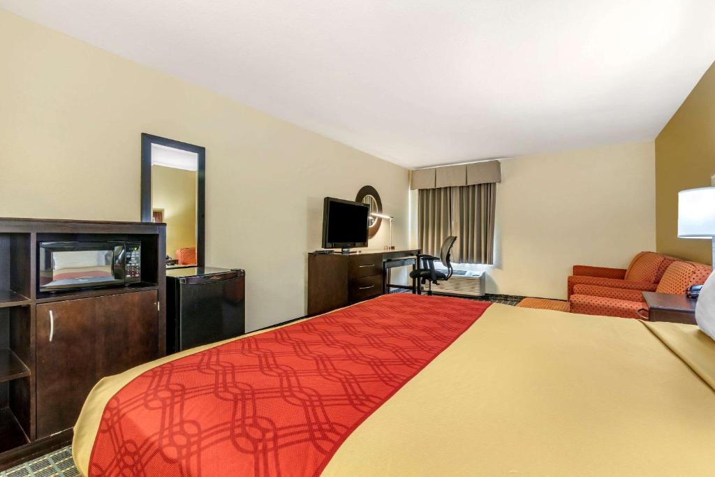 Econo Lodge Brunswick Travel Center photo