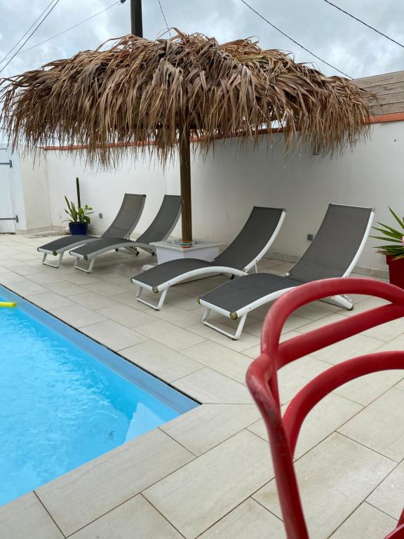 Bazén v ubytování Canne à sucre Martinique nebo v jeho okolí