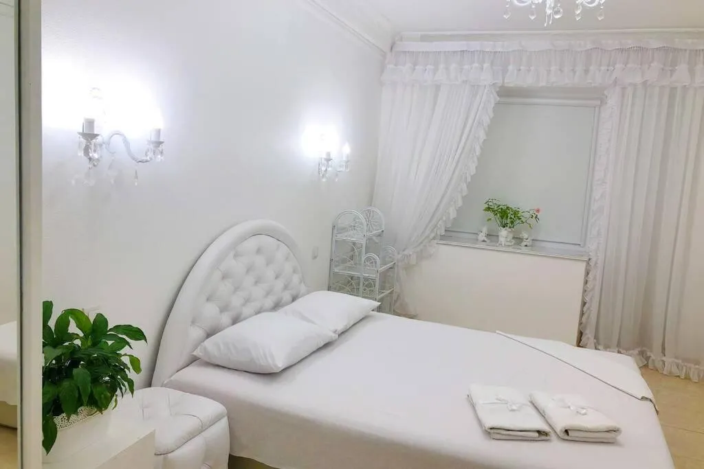2х-комнатная квартира-студия, метро Лесная (Киев), Kiev, Ucraina