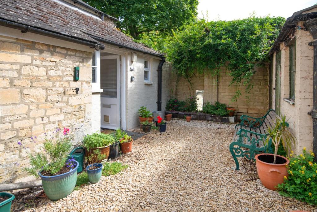 The Courtyard Cirencester, Cirencester (updated prices 2024)