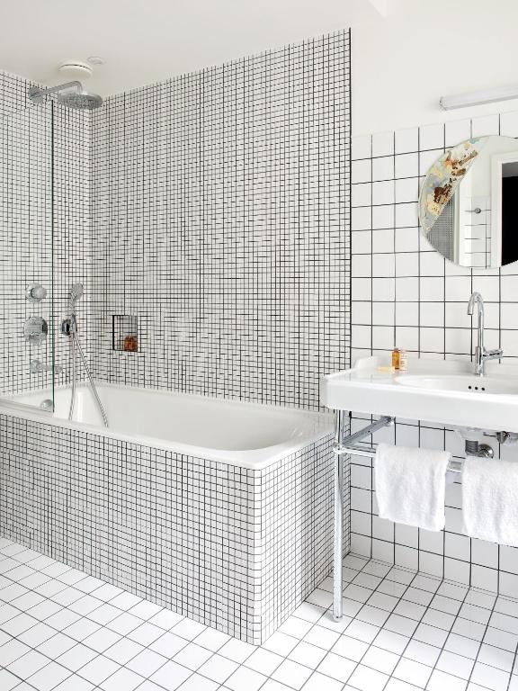 New Hotel Le Voltaire - Resim 8