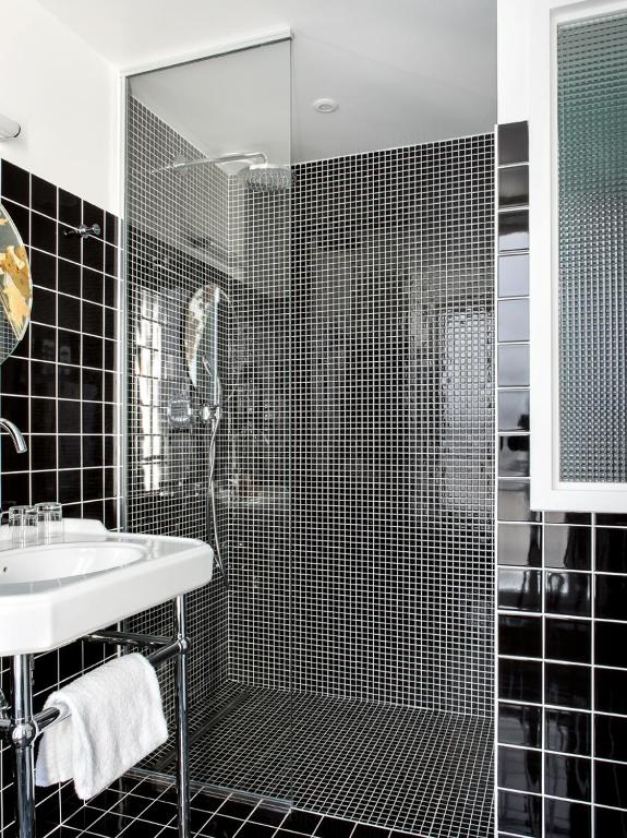 New Hotel Le Voltaire - Resim 16