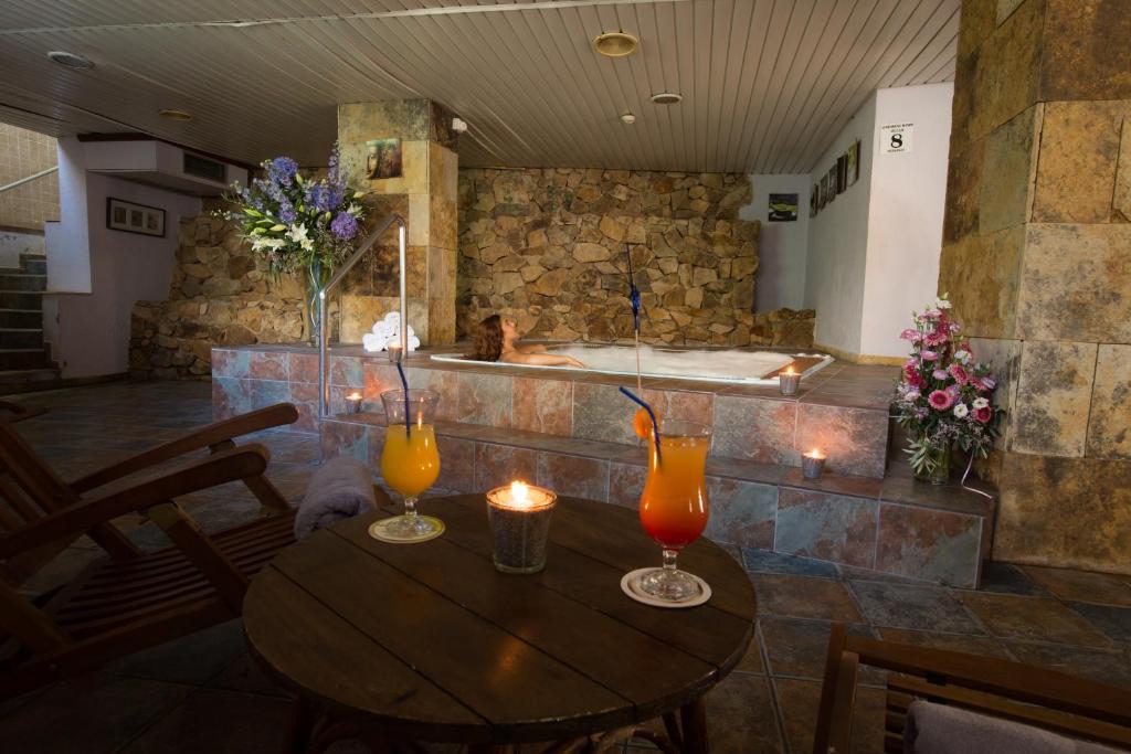 Nápoje v ubytovaní Hotel Alba Seleqtta