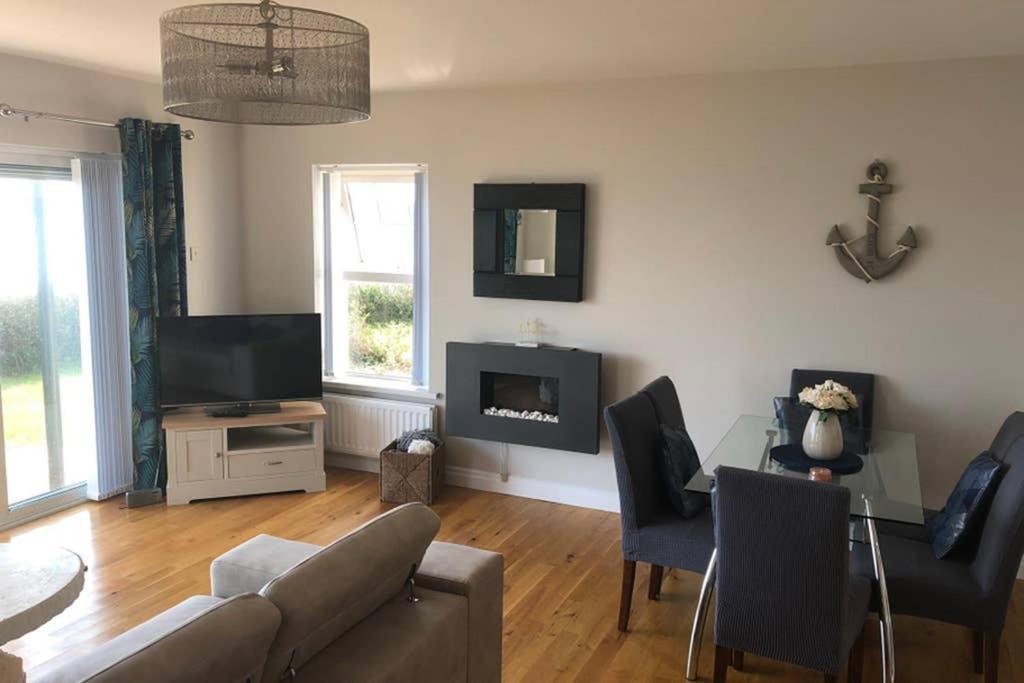 Gallery image of Oyster Bay Holiday Apartment Dundrum in Dundrum