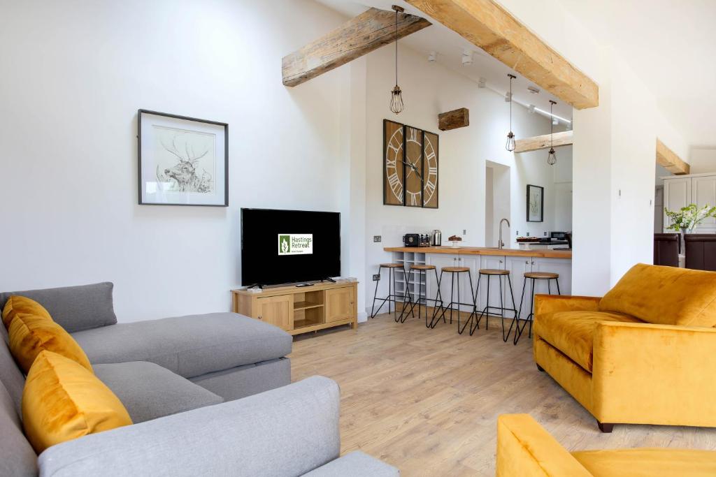 Hastings Retreat Rural barn conversions with Private Lake, Ashby de la