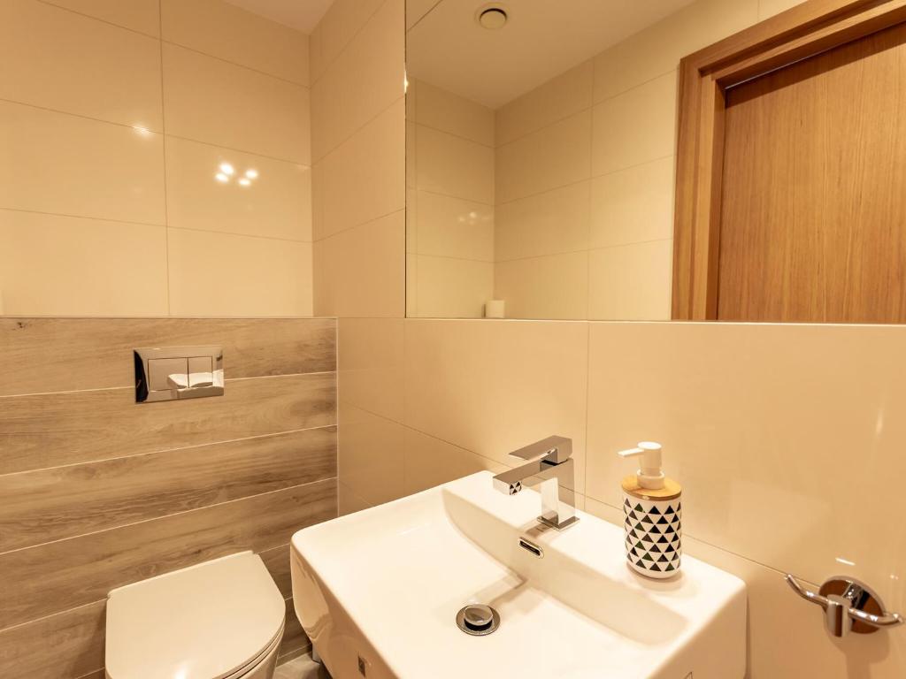 Kúpeľňa v ubytovaní VacationClub – Seaside Park Penthouse 608