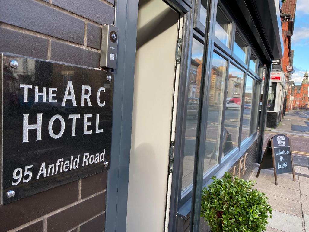 The Arc Hotel - Resim 6