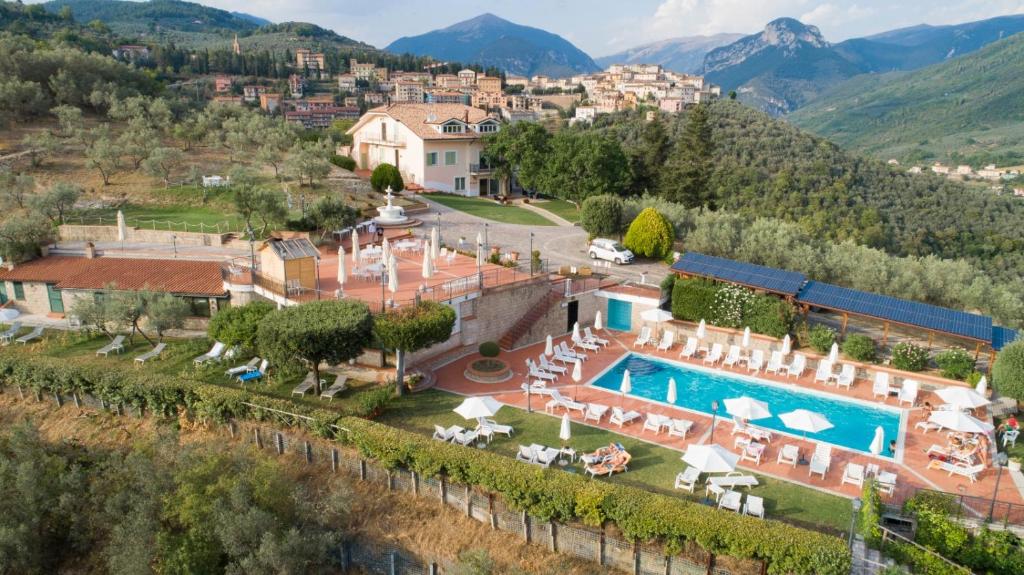 Vista sulla piscina di Hotel Villa De Santis o su una piscina nei dintorni