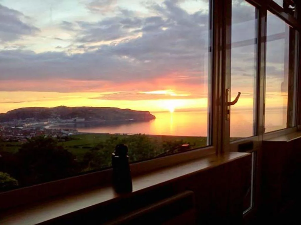 Two Bays and the Orme View Cottage, Llandudno, United Kingdom