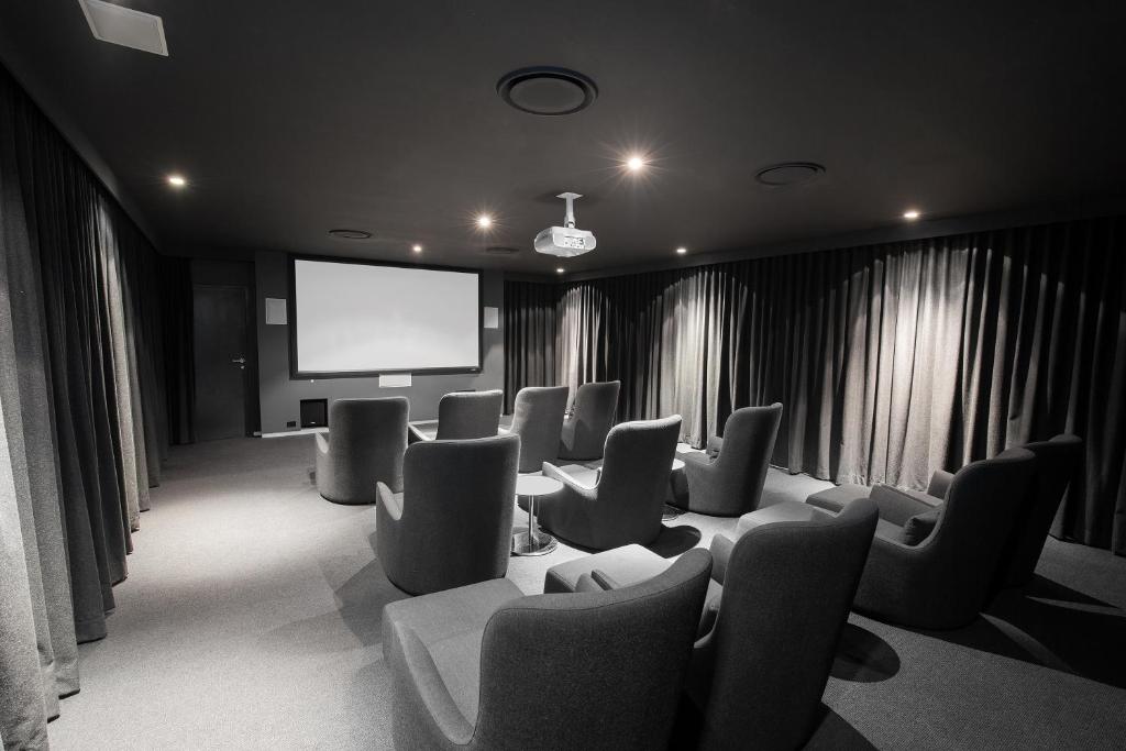 Mantra Circle On Cavill - Resim 24