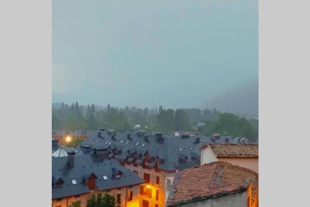 Nespecifikovaný výhled na hory nebo výhled na hory při pohledu z apartmánu
