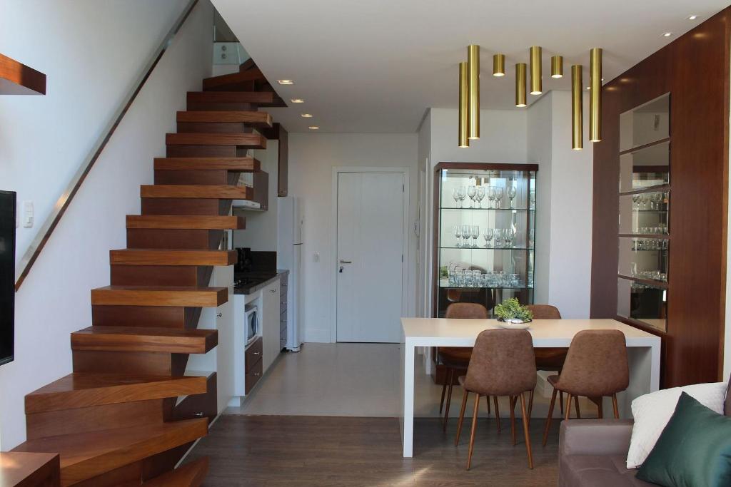 LOFT GRAMADO 306 - 1 SUÍTE (5 PAX) JUNTO À RUA COBERTA!  LOFT GRAMADO 306 - 1 SUÍTE (5 PAX) JUNTO À RUA COBERTA!