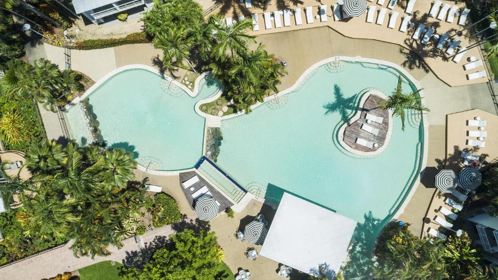 Bazén v ubytování Oaks Port Douglas Resort nebo v jeho okolí