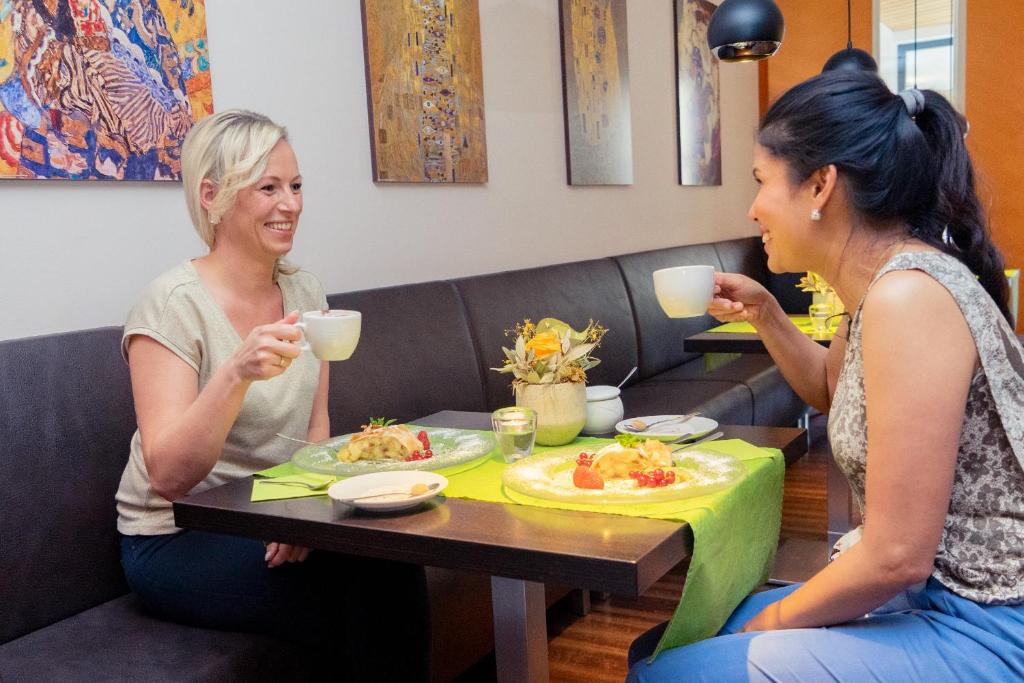 Eten bij of ergens in de buurt van het hotel

