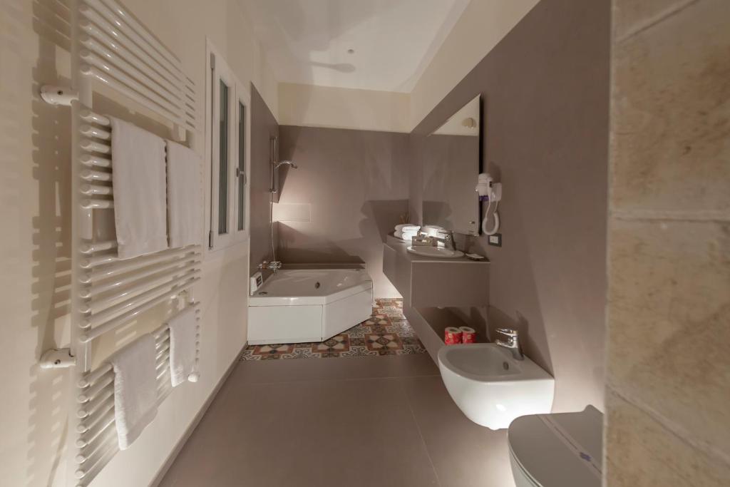 Koupelna v ubytování METEORON Luxury Rooms