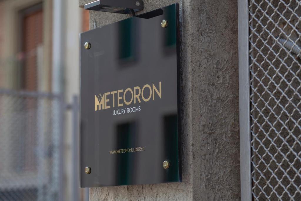Certifikát, hodnocení, plakát nebo jiný dokument vystavený v ubytování METEORON Luxury Rooms