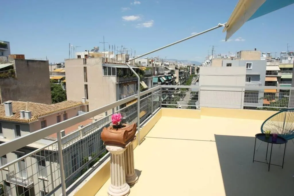 Lovely studio with amazing terrace, Athens, Greece