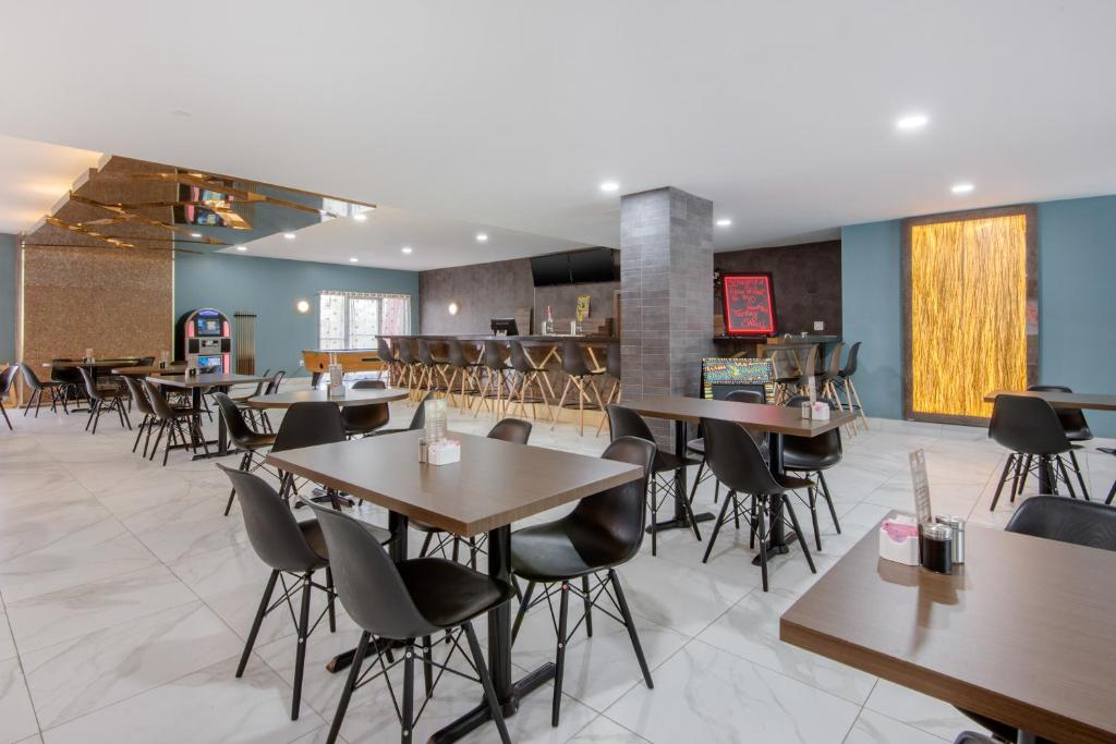 Quality Inn & Conference Centre