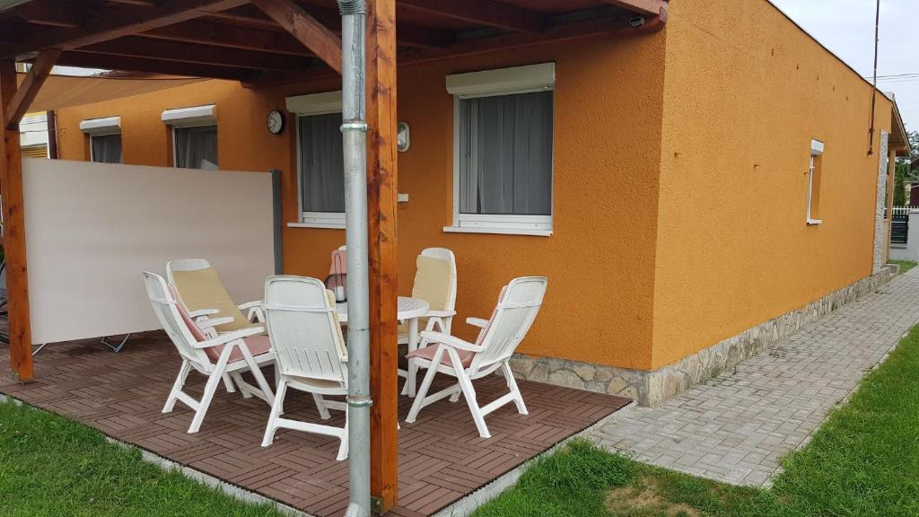 Fotografia z galérie ubytovania Balaton Relax Apartmanhouse v destinácii Balatonfenyves