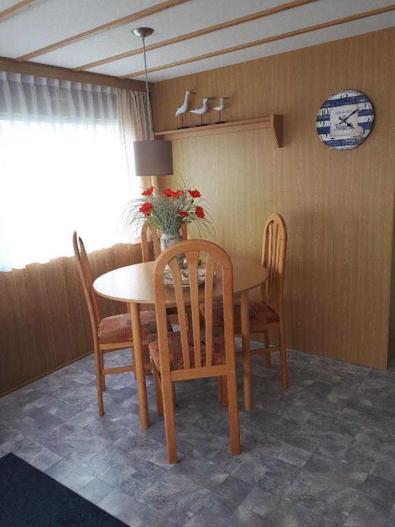 Posezení v ubytování AMELAND-Nes-Duinoord: Stacaravan (chalet) + fietsen direct aan zee!
