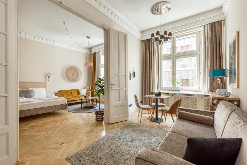Posteľ alebo postele v izbe v ubytovaní Danube Dream Home In The Absolute Center