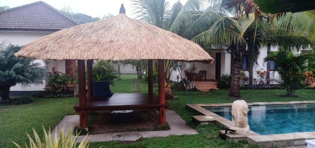 Bazén v ubytování Kuta Paradise nebo v jeho okolí