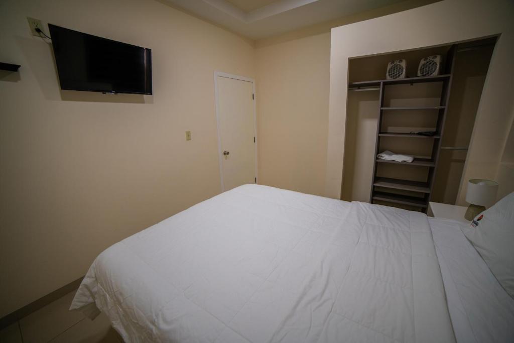 California Comfort & Suites