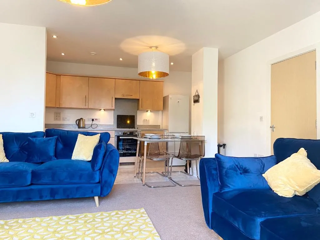 FREE PARKING with BALCONY - City Royale Apartment - 4 single beds or 2 doubles, Southampton, Marea Britanie